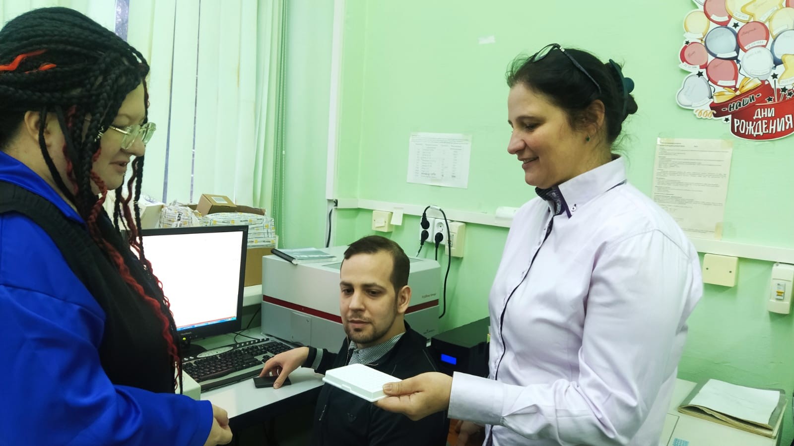 Соавторы статьи Екатерина Силина, Евгения Празднова и Сергей Емельянцев во время исследования. Источник: Екатерина Силина / Сеченовский Университет